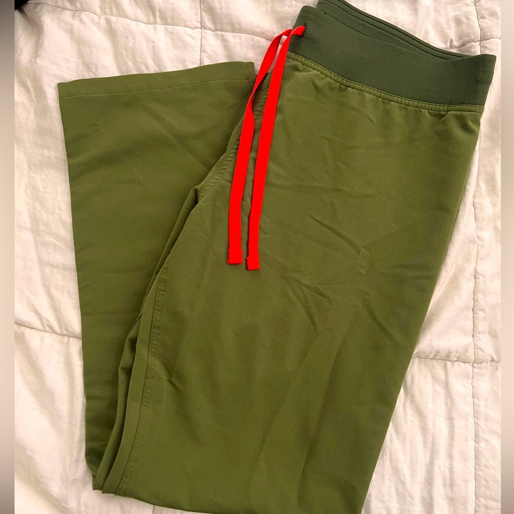 Figs Livingston Scrub Pants, women’s sz. M, green